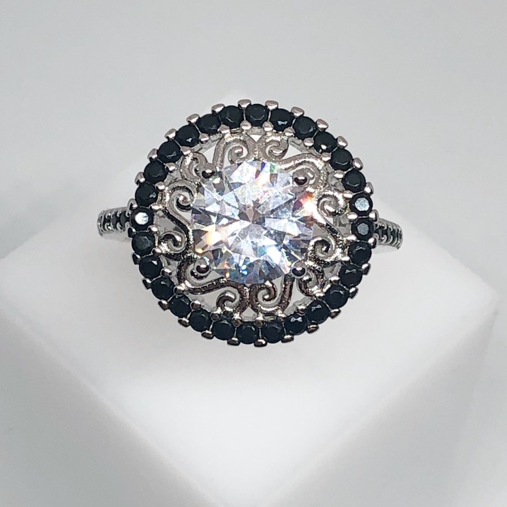 Beautiful sterling silver black spinel ring - Picture 2 of 6